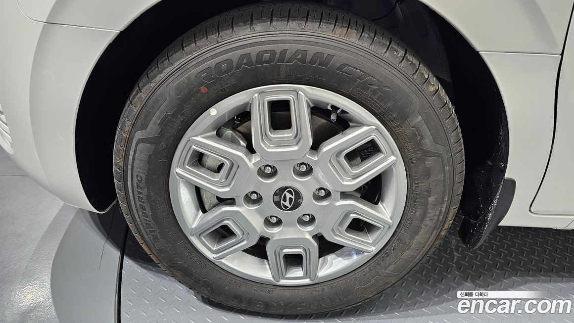 Hyundai Staria 2025