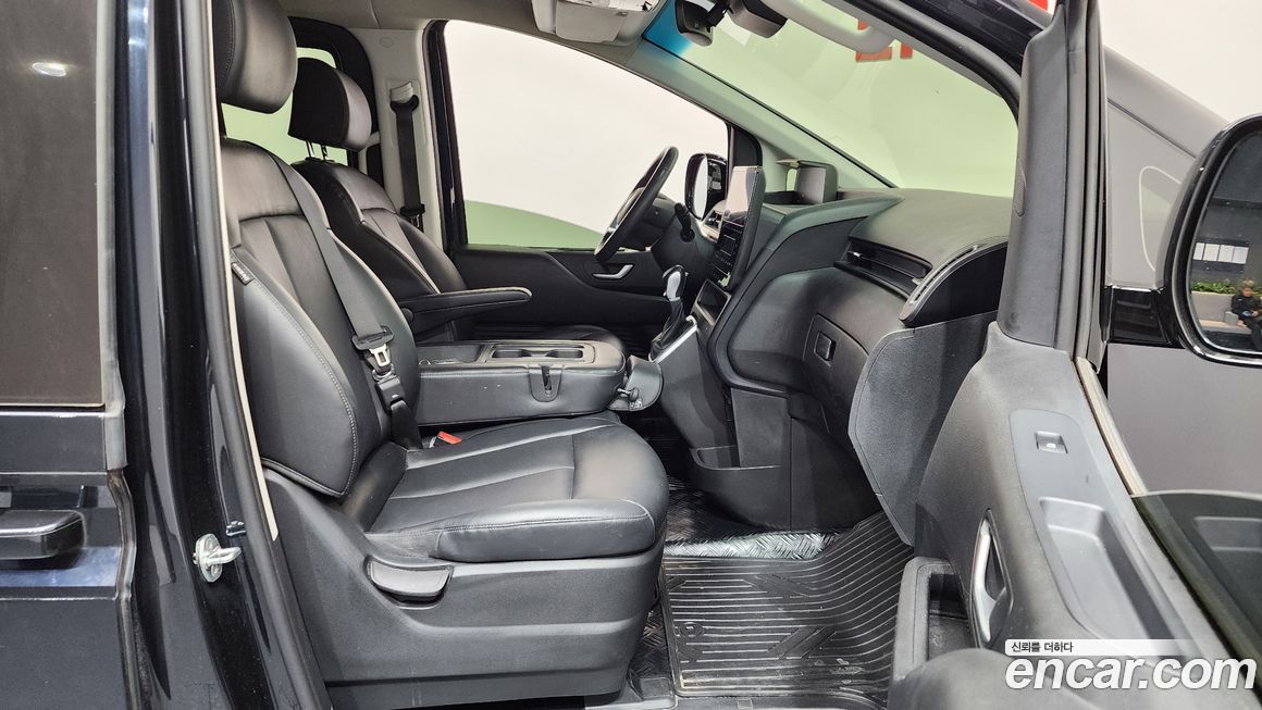 Hyundai Staria 2022