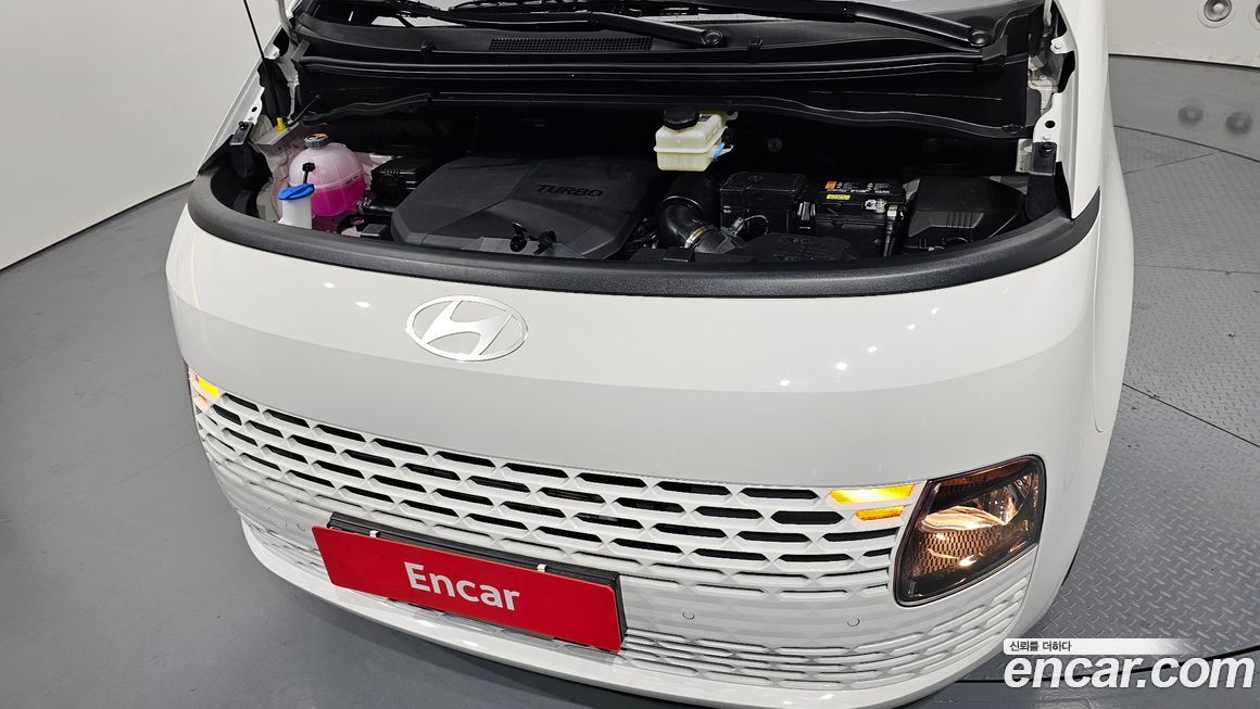 Hyundai Staria 2025