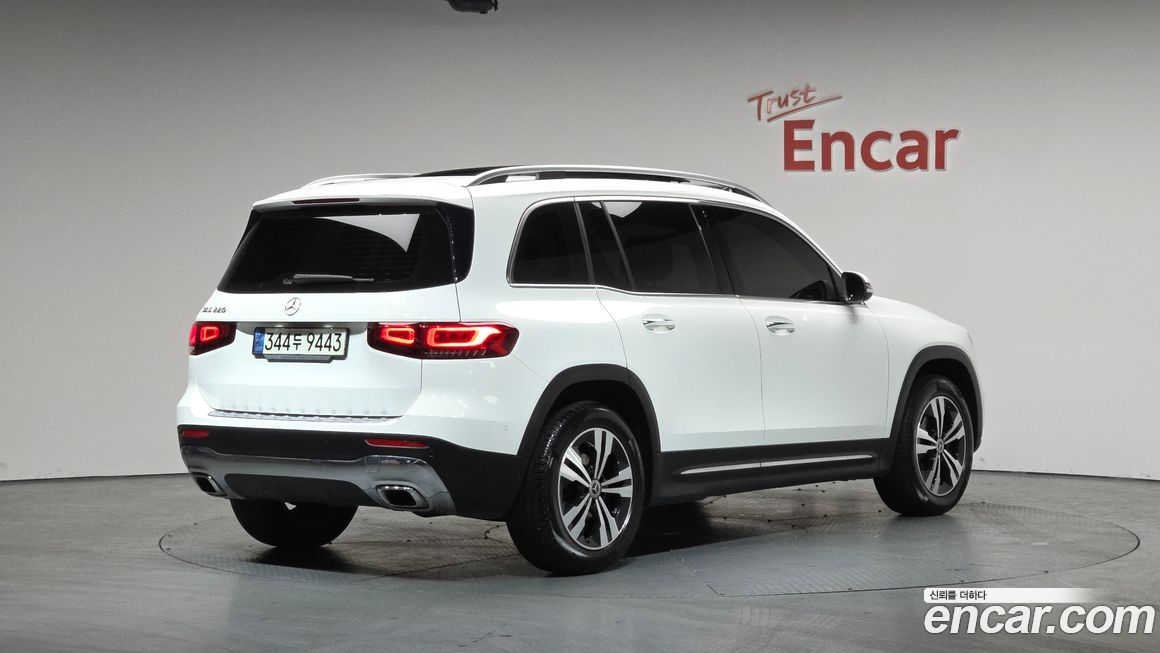 Mercedes-Benz GLB-Class 2021