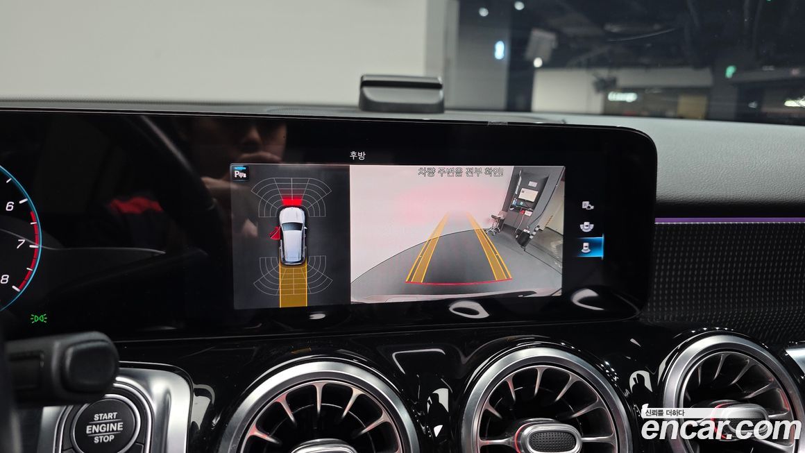 Mercedes-Benz GLB-Class 2021