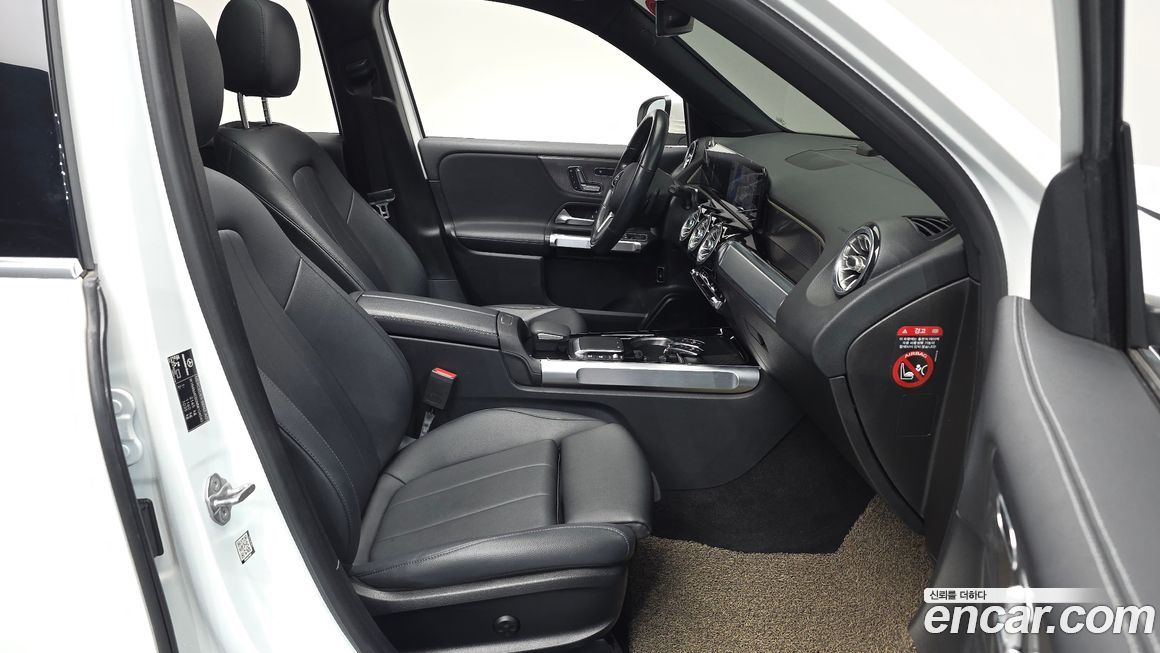 Mercedes-Benz GLB-Class 2021