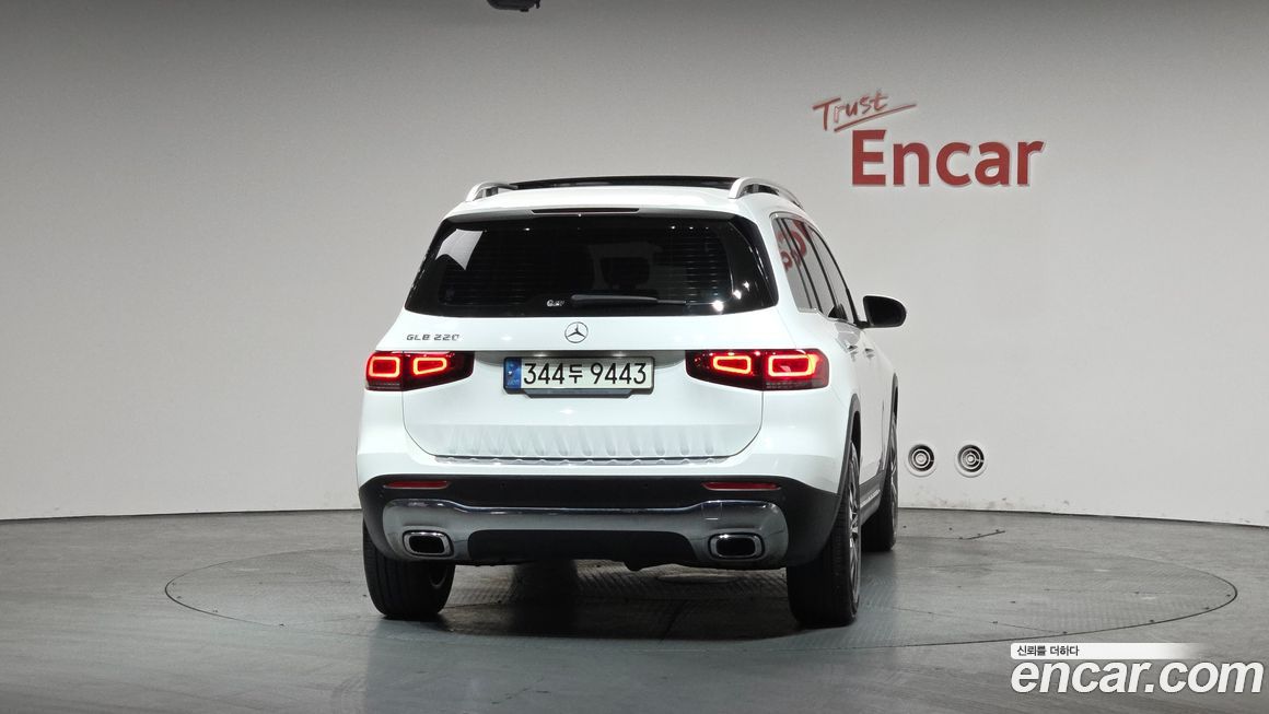 Mercedes-Benz GLB-Class 2021