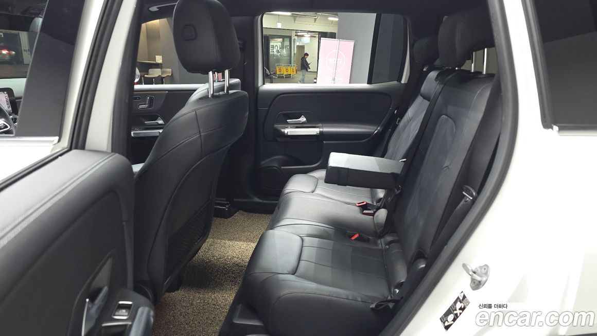 Mercedes-Benz GLB-Class 2021