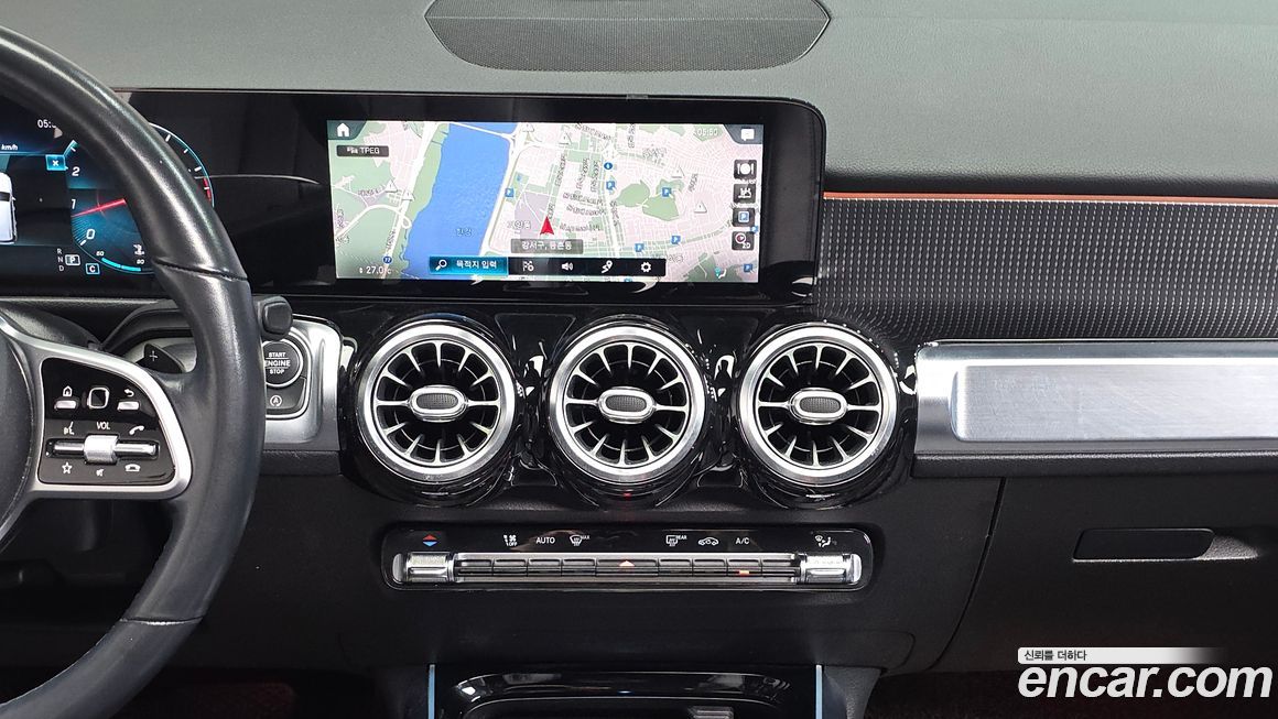 Mercedes-Benz GLB-Class 2021