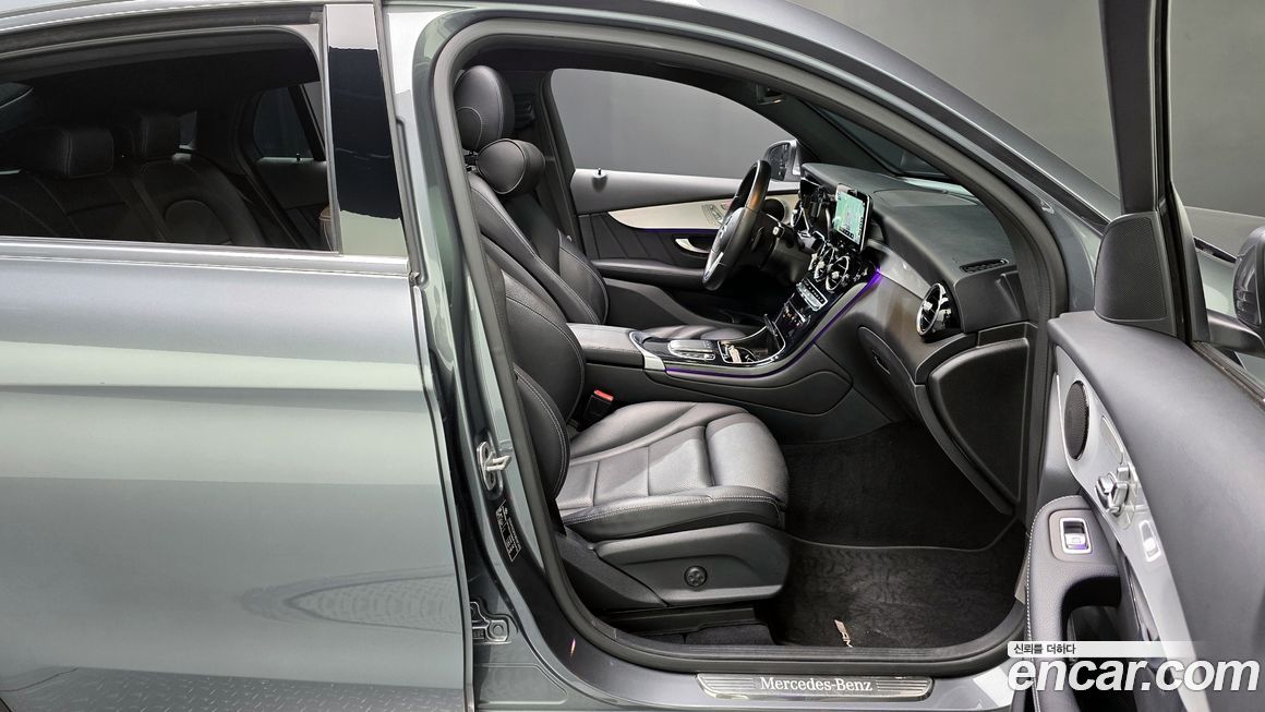 Mercedes-Benz GLC-Class 2021