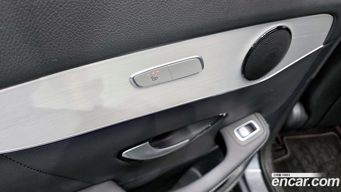 Mercedes-Benz GLC-Class 2021