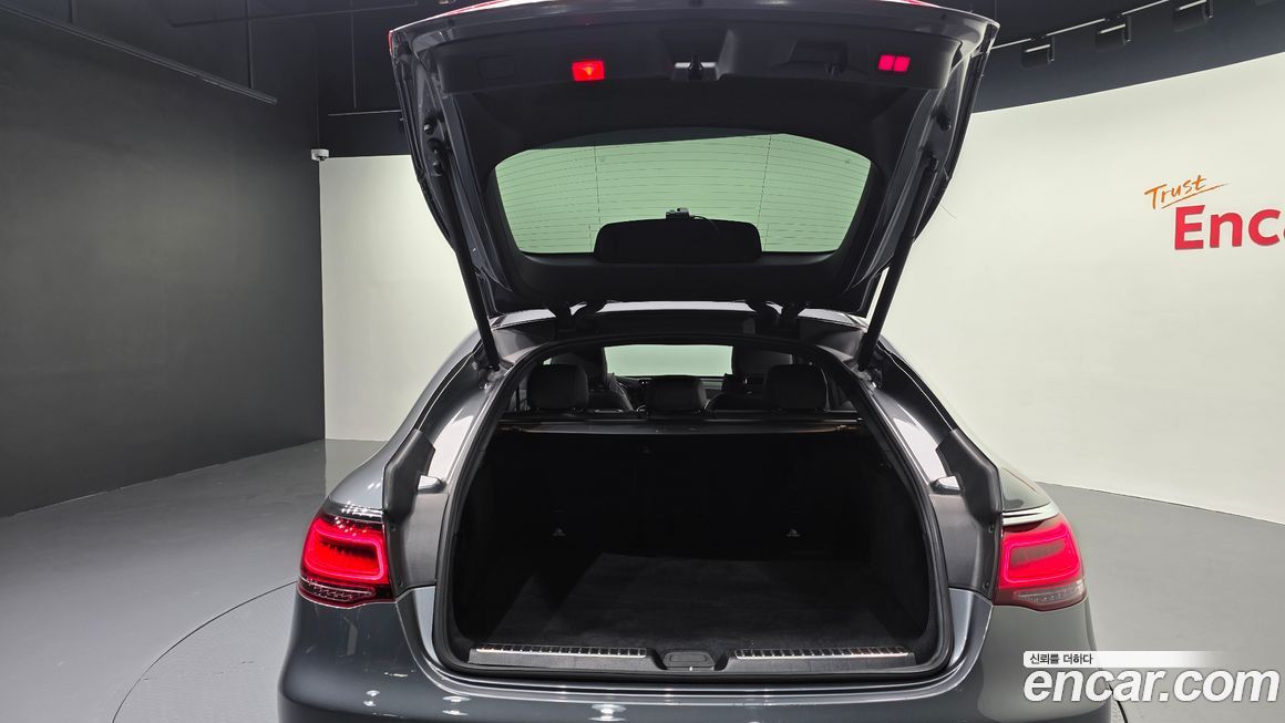 Mercedes-Benz GLC-Class 2021