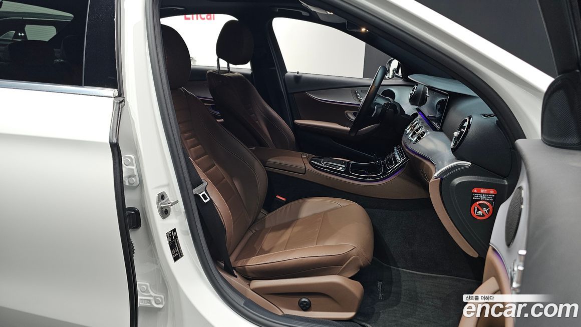 Mercedes-Benz E-Class 2021