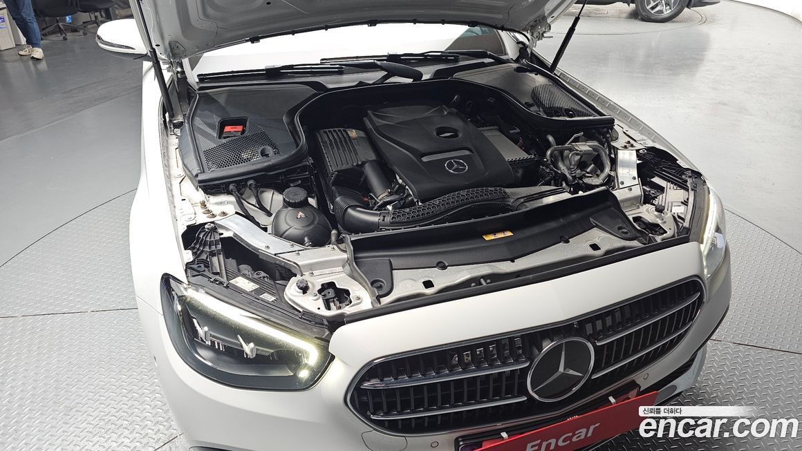 Mercedes-Benz E-Class 2021