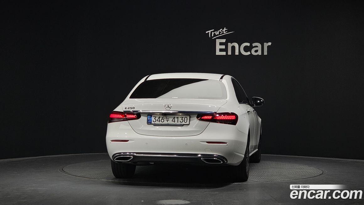 Mercedes-Benz E-Class 2021