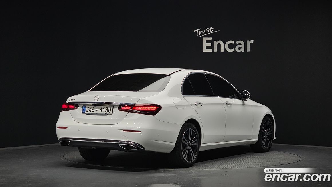 Mercedes-Benz E-Class 2021