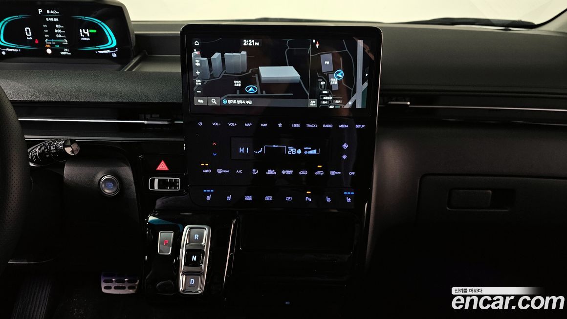 Hyundai Staria 2025