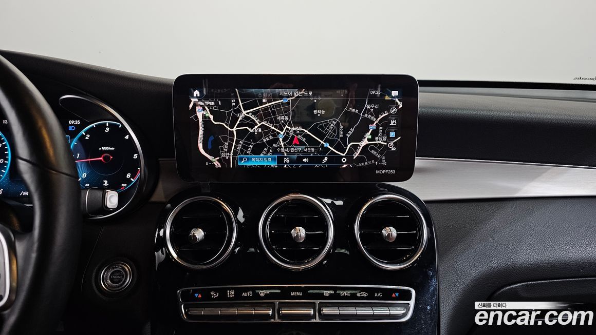 Mercedes-Benz GLC-Class 2021