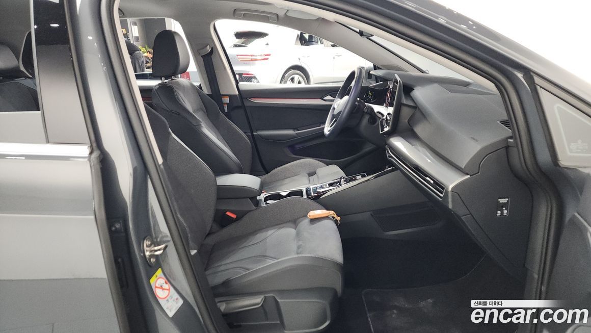 Volkswagen Golf 2025