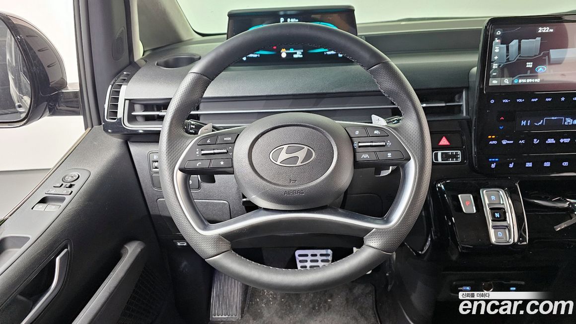 Hyundai Staria 2025