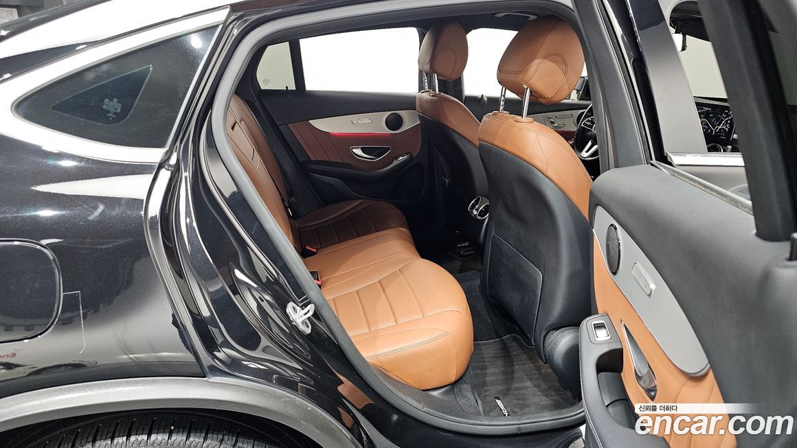 Mercedes-Benz GLC-Class 2021