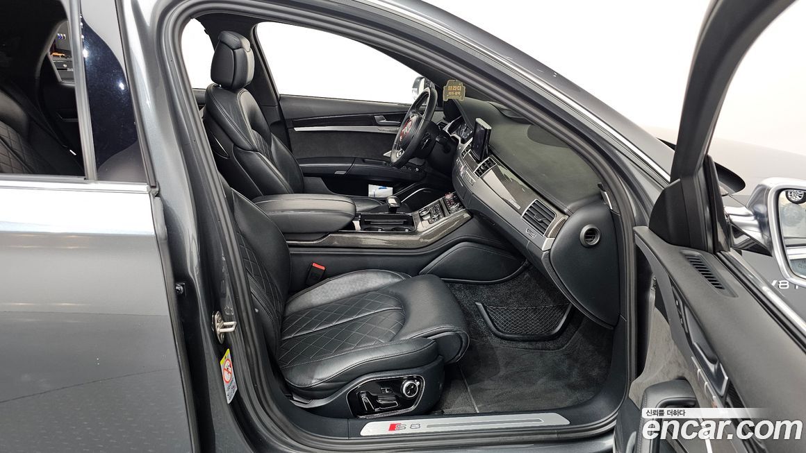 Audi S8 2015