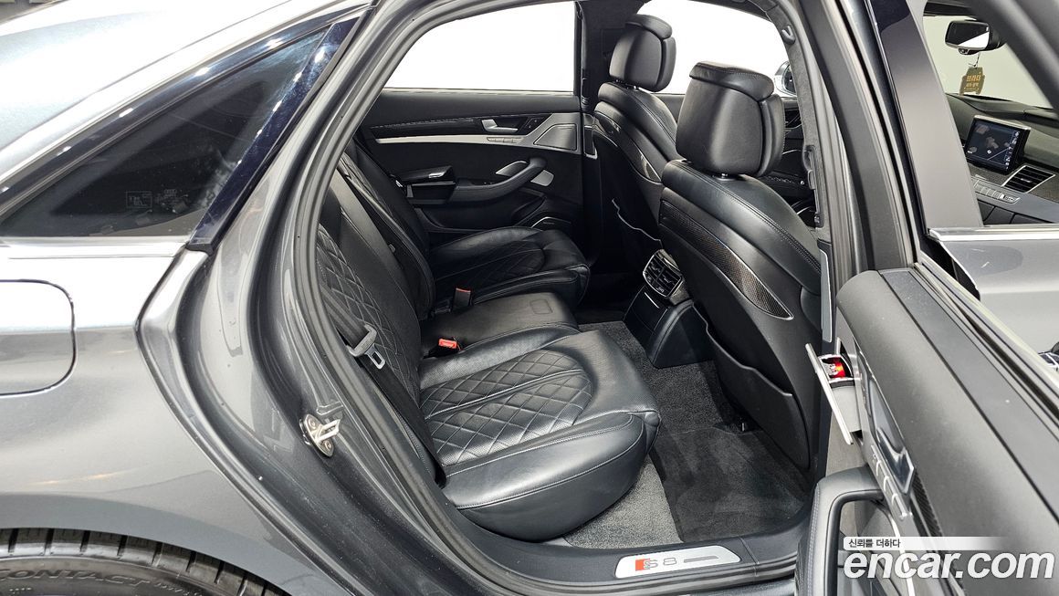Audi S8 2015