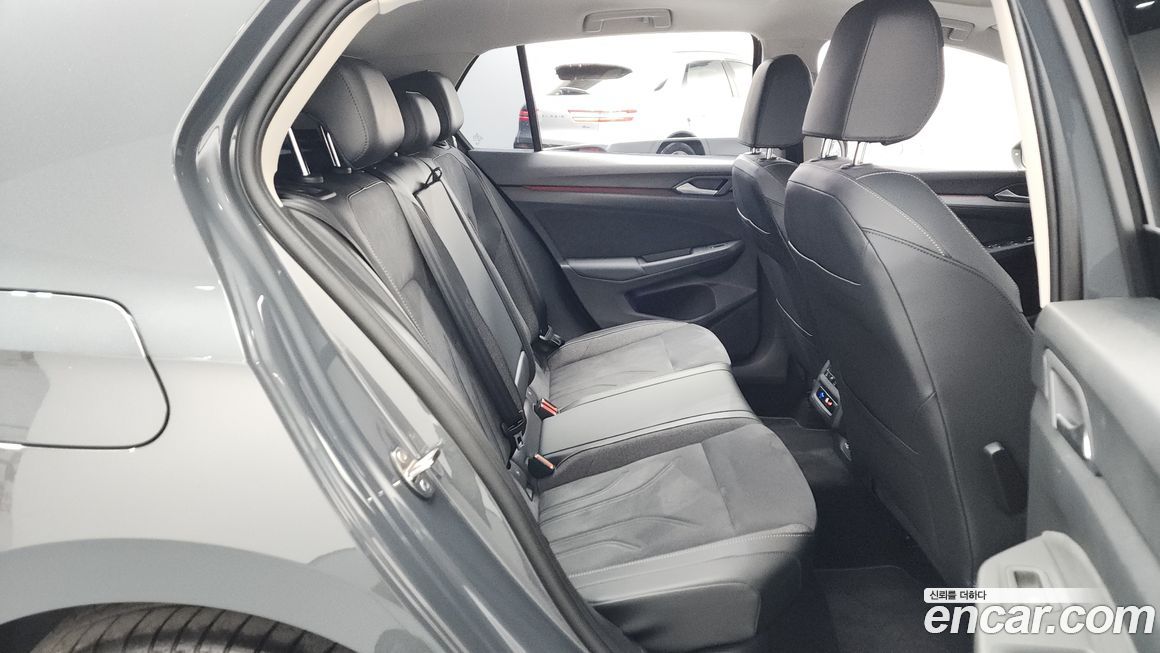 Volkswagen Golf 2025