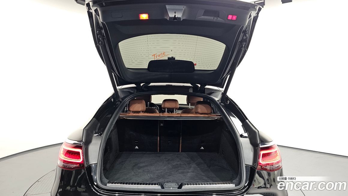 Mercedes-Benz GLC-Class 2021