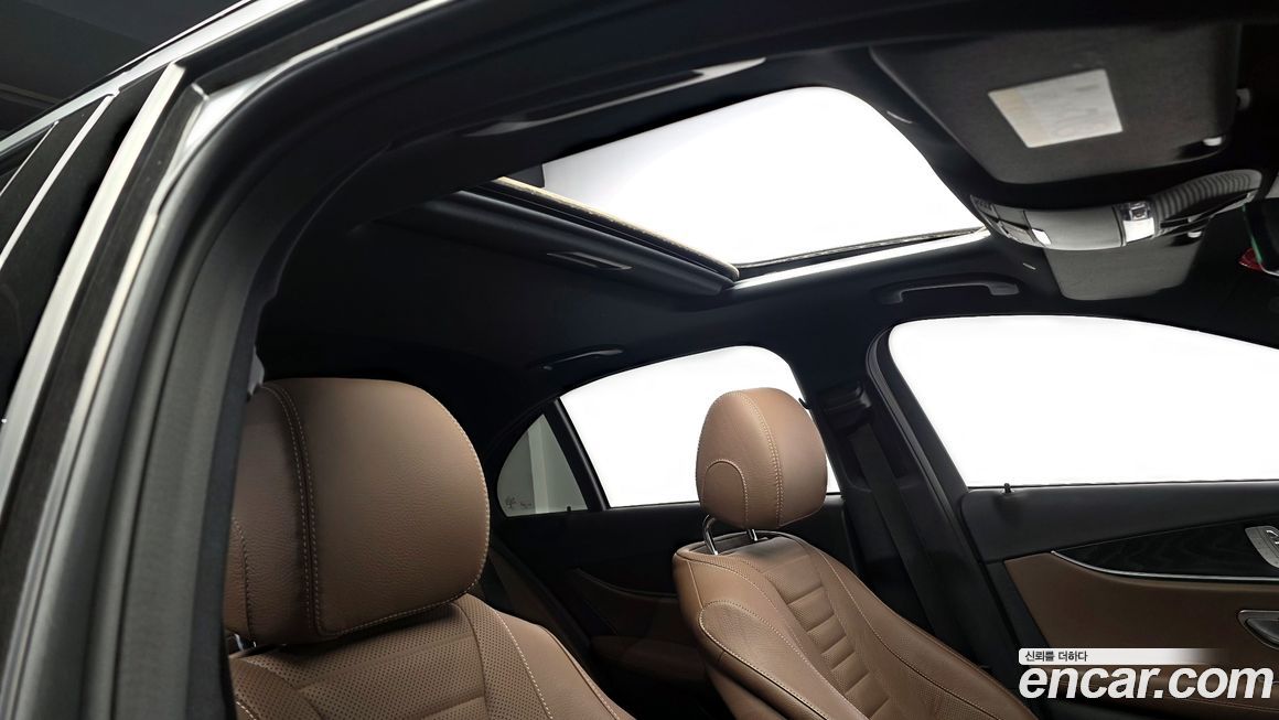 Mercedes-Benz E-Class 2022