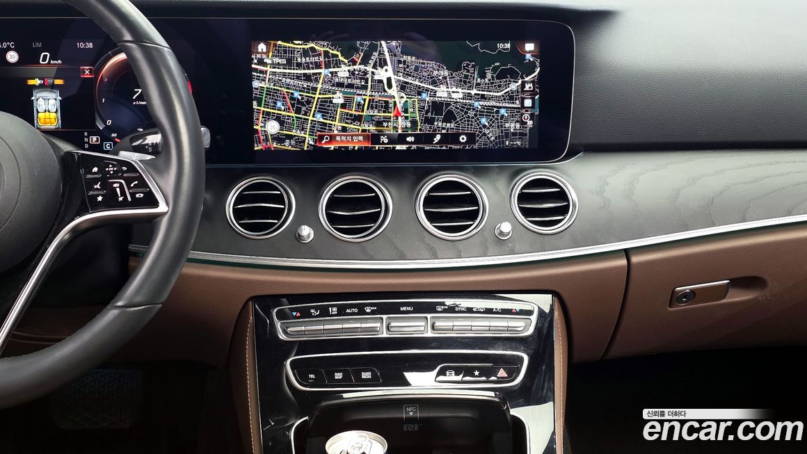 Mercedes-Benz E-Class 2022