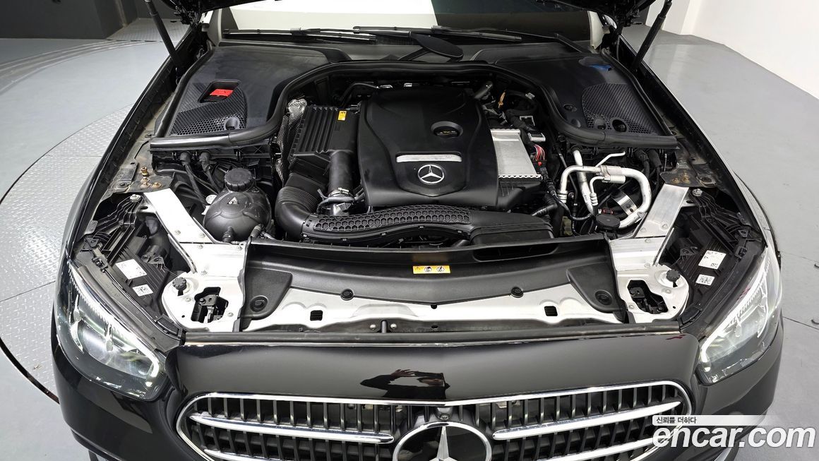 Mercedes-Benz E-Class 2022