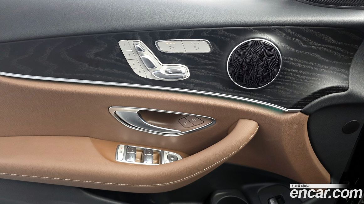 Mercedes-Benz E-Class 2022