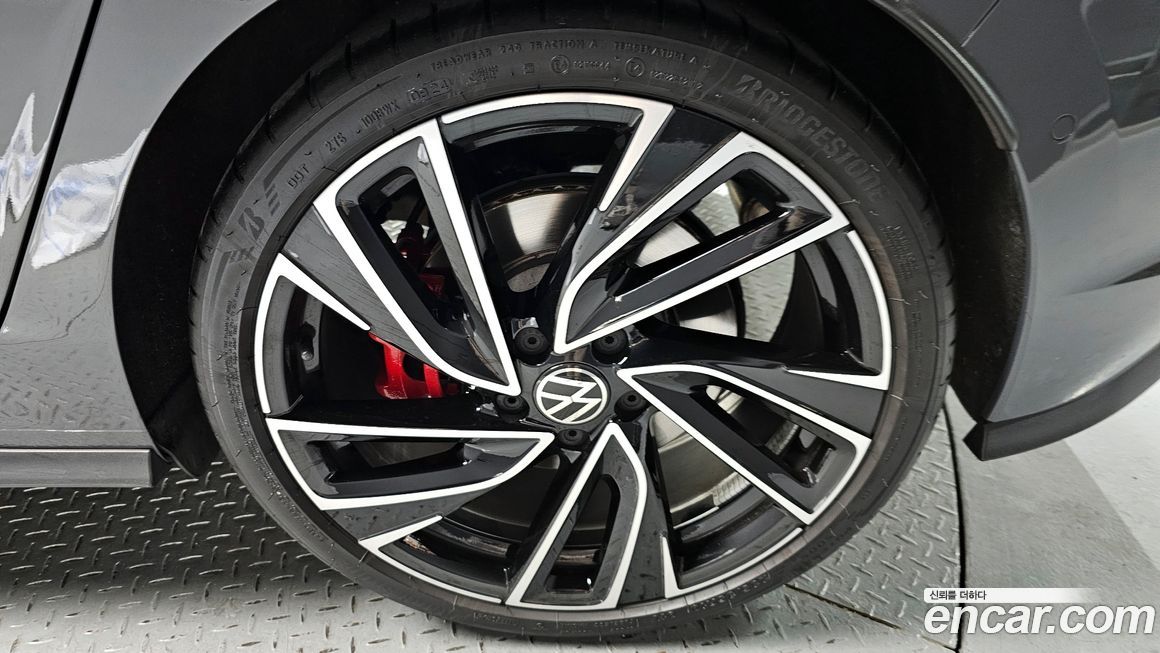 Volkswagen Golf 2024