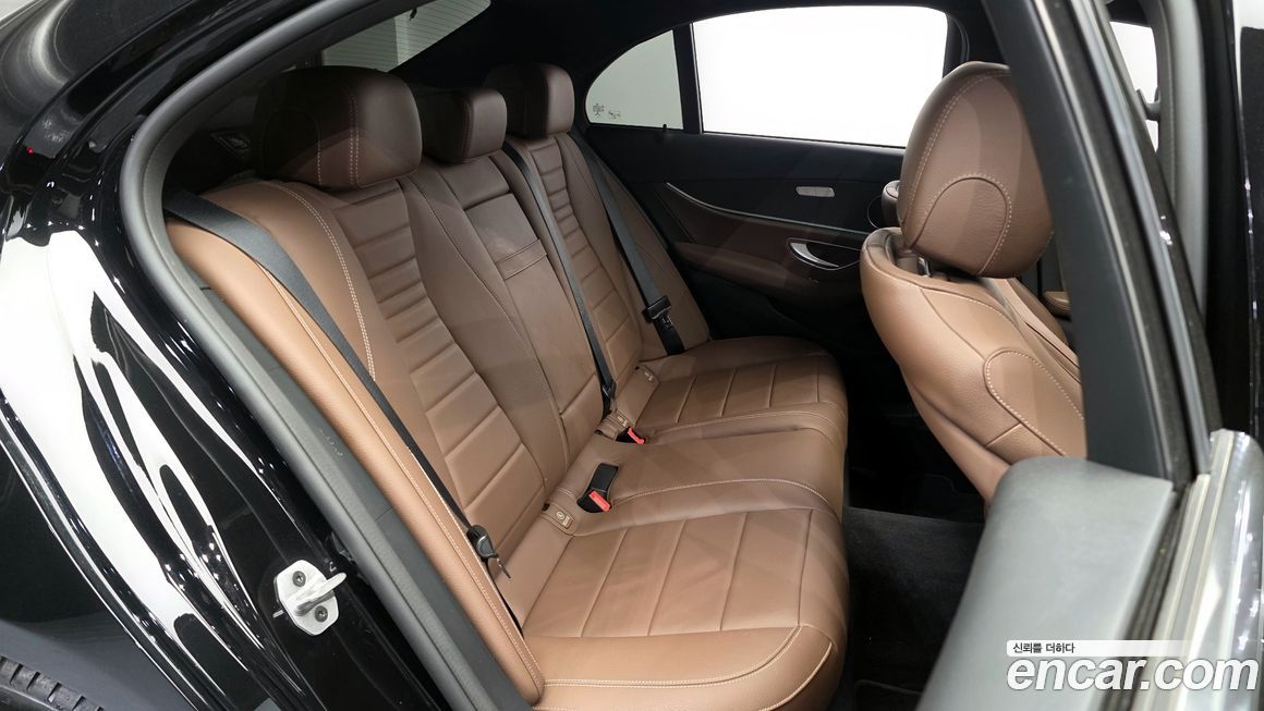Mercedes-Benz E-Class 2022
