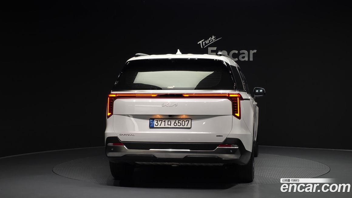 Kia Canival 2024