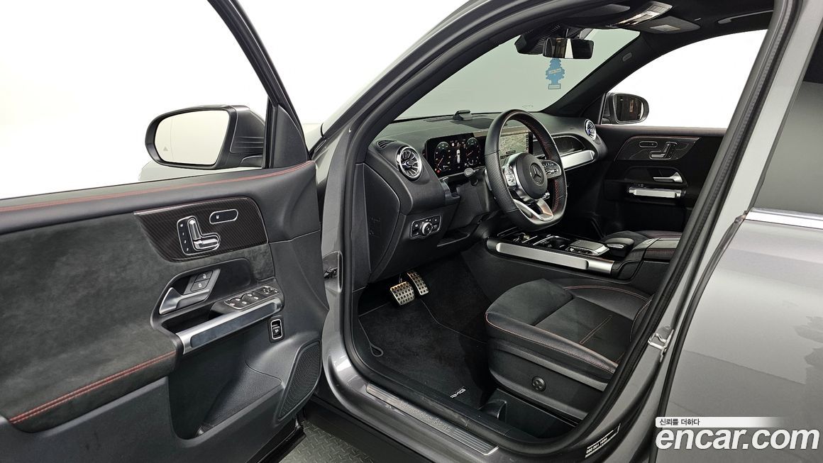 Mercedes-Benz GLB-Class 2023
