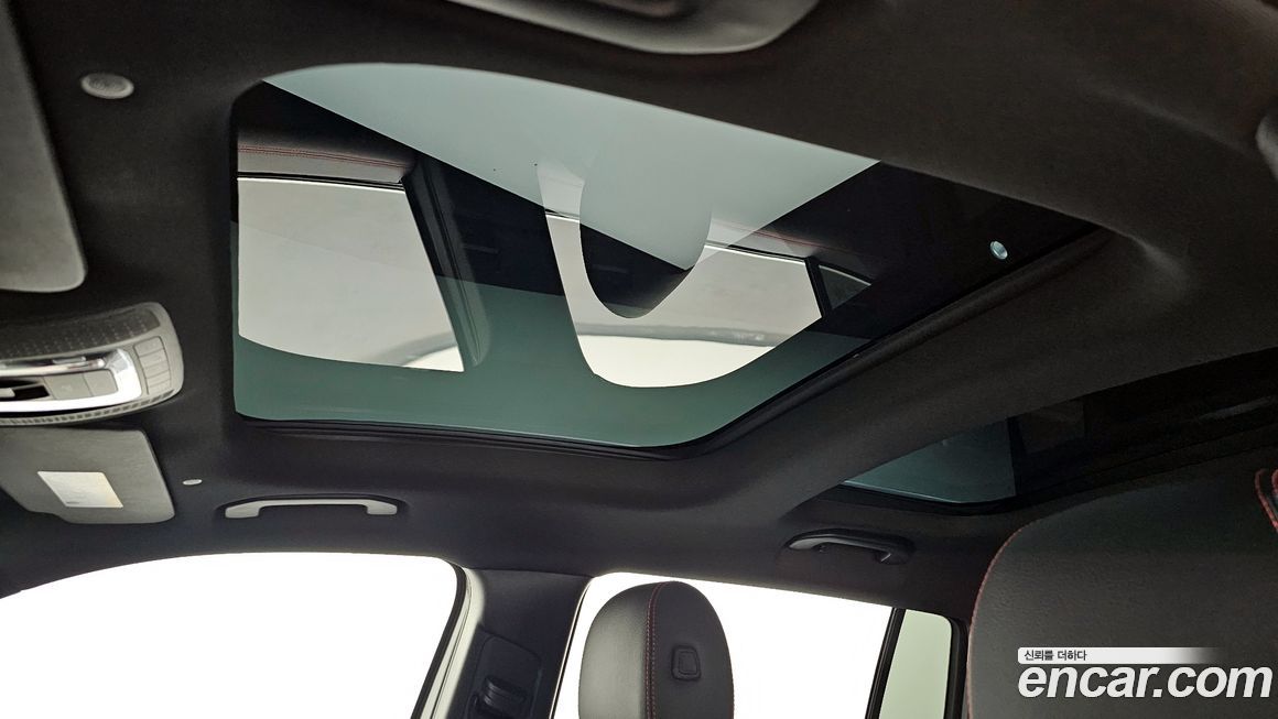 Mercedes-Benz GLB-Class 2023