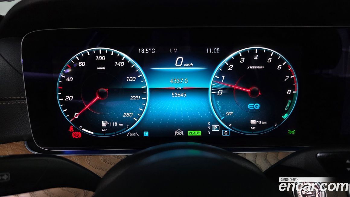 Mercedes-Benz E-Class 2021