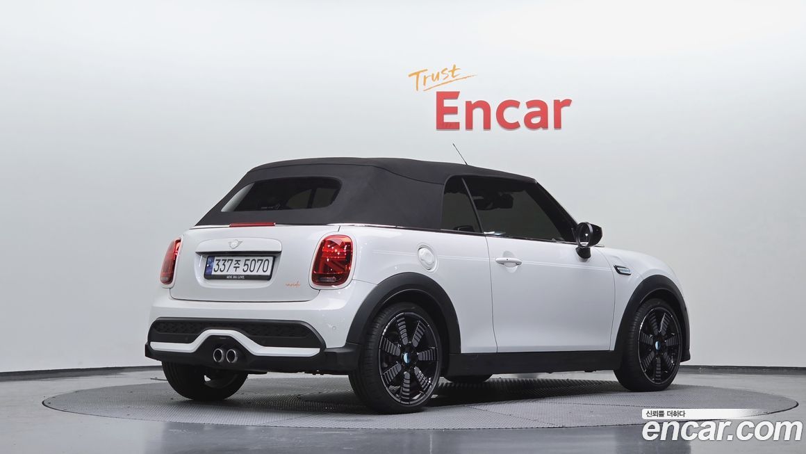 Mini Cooper Convertible 2023