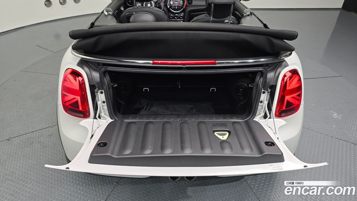 Mini Cooper Convertible 2023