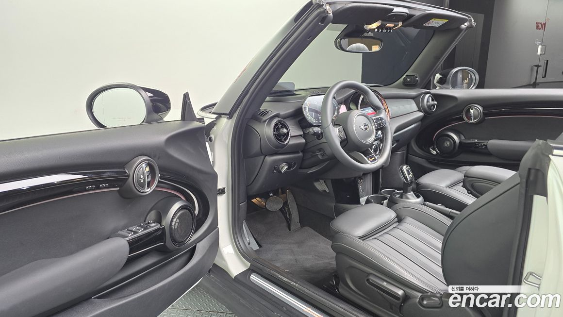 Mini Cooper Convertible 2023