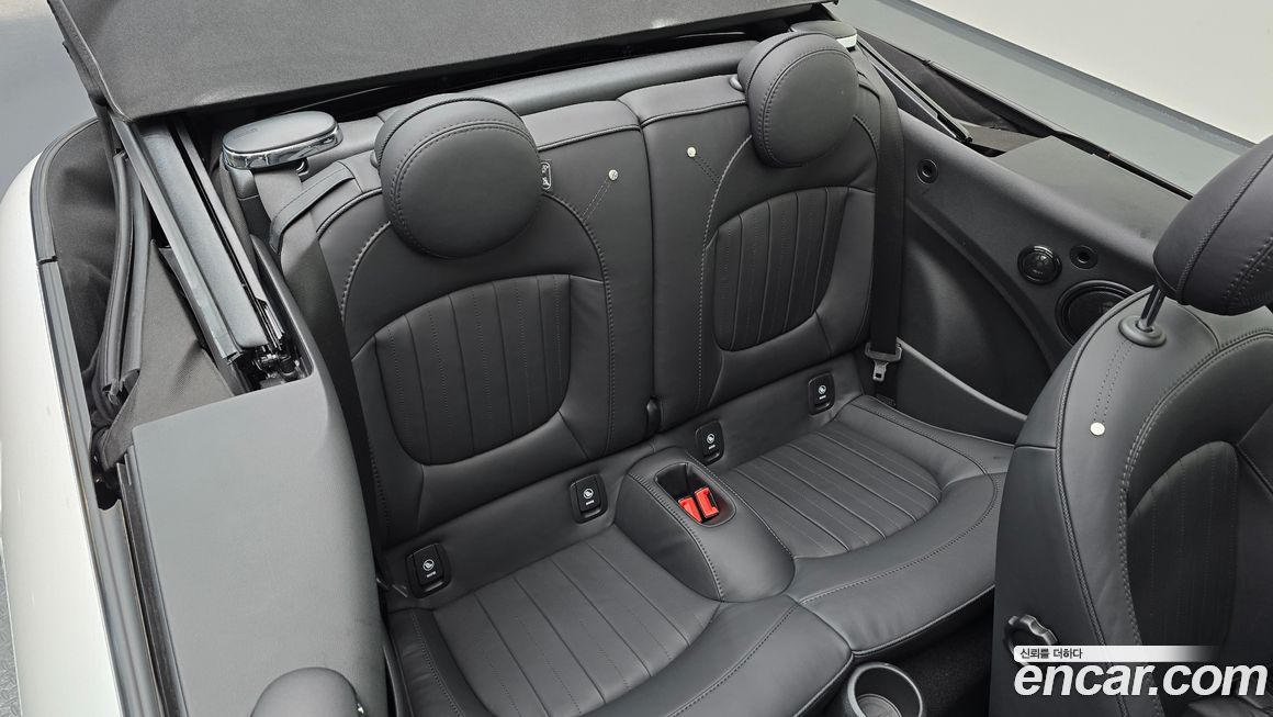 Mini Cooper Convertible 2023