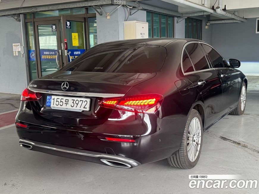 Mercedes-Benz E-Class 2023