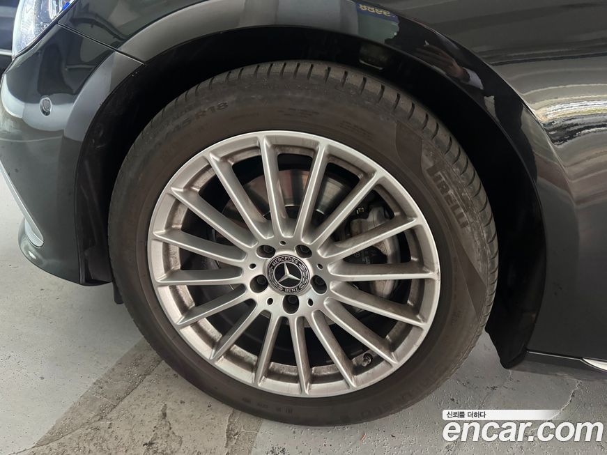 Mercedes-Benz E-Class 2023