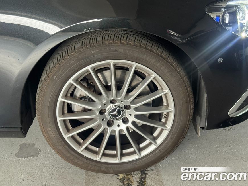 Mercedes-Benz E-Class 2023