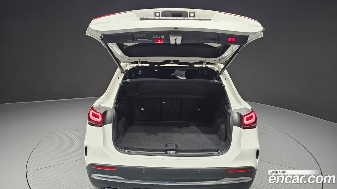 Mercedes-Benz GLA-Class 2023