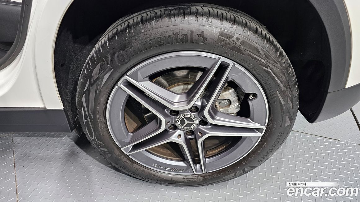 Mercedes-Benz GLA-Class 2023