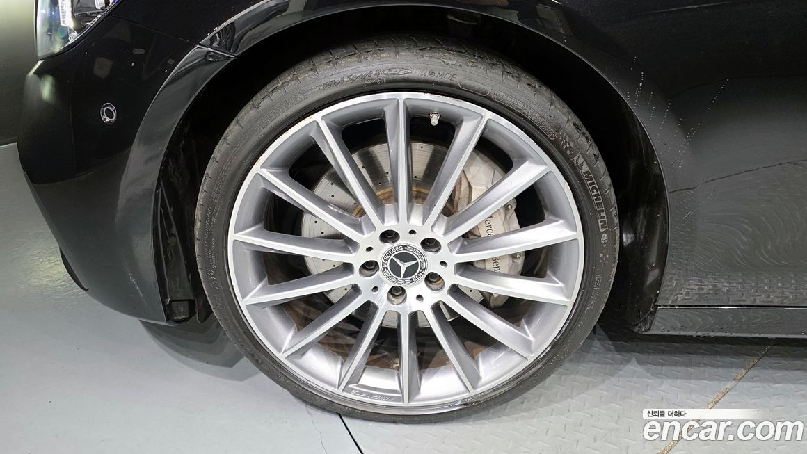 Mercedes-Benz E-Class 2021