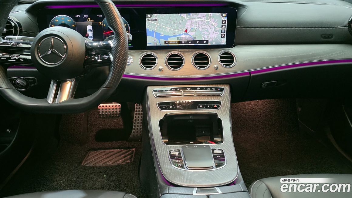 Mercedes-Benz E-Class 2021