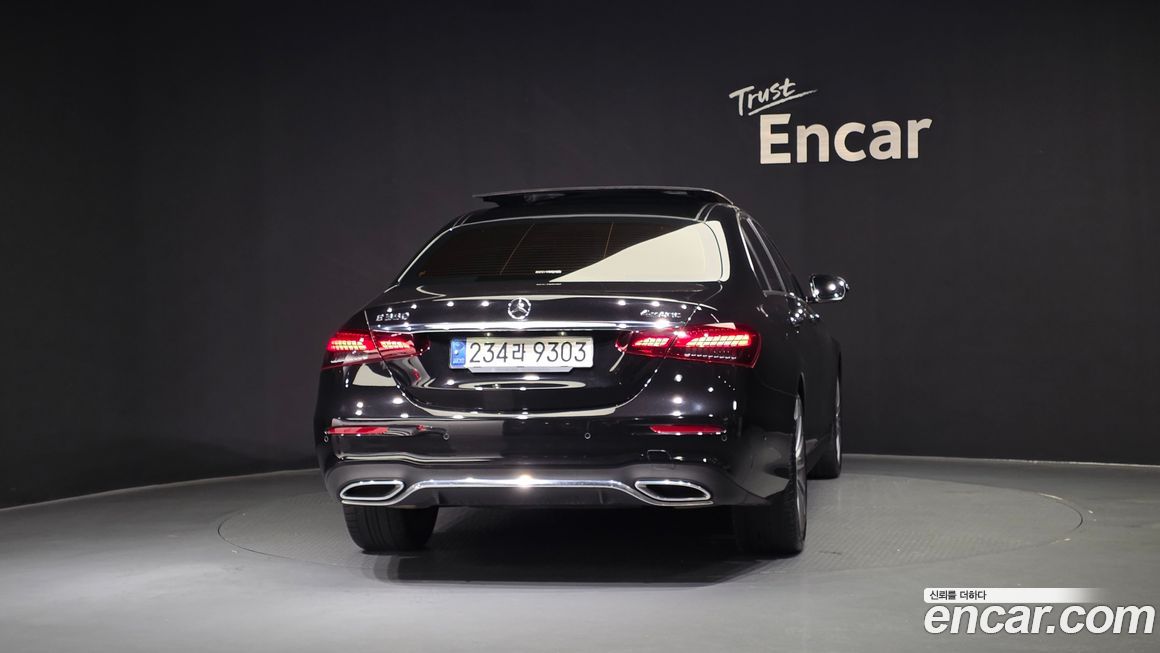 Mercedes-Benz E-Class 2021