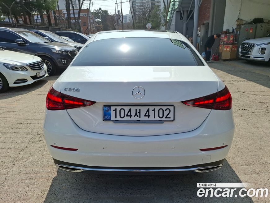 Mercedes-Benz C-Class 2025