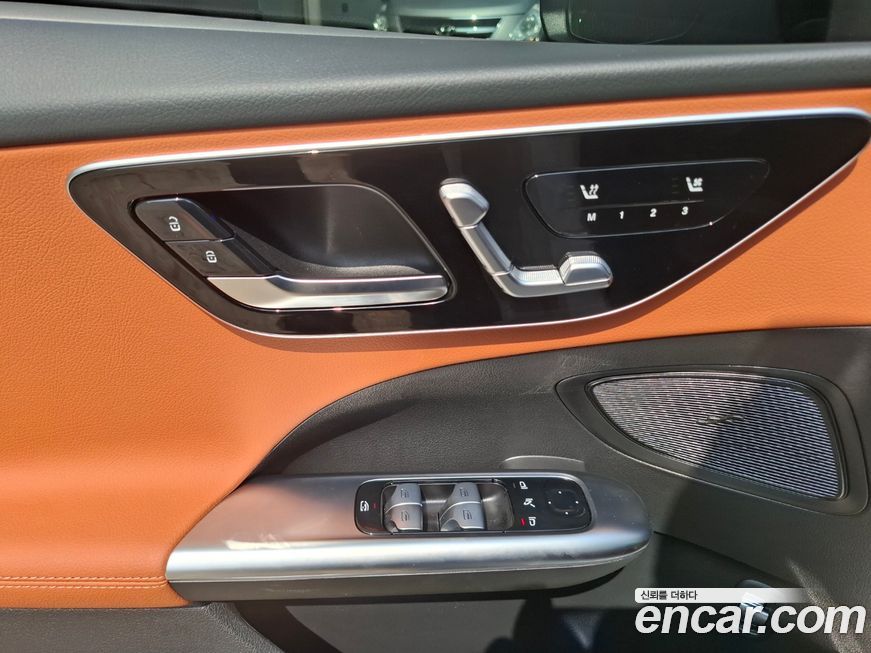 Mercedes-Benz C-Class 2025