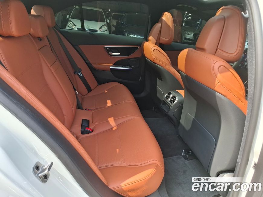Mercedes-Benz C-Class 2025